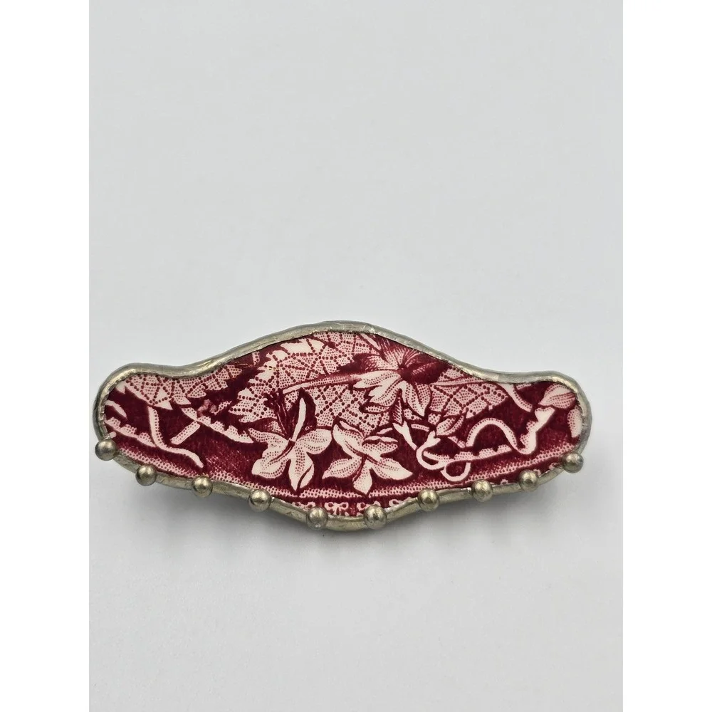 Vintage Linda carrigan Brooch Pin Red White Floral‎ Chintz Shard Porcelain Art